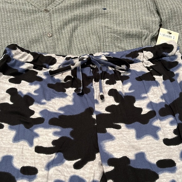 Lucky Brand Button Up Pullover Camo Sleep Set / NWT / Size M - Picture 11 of 11